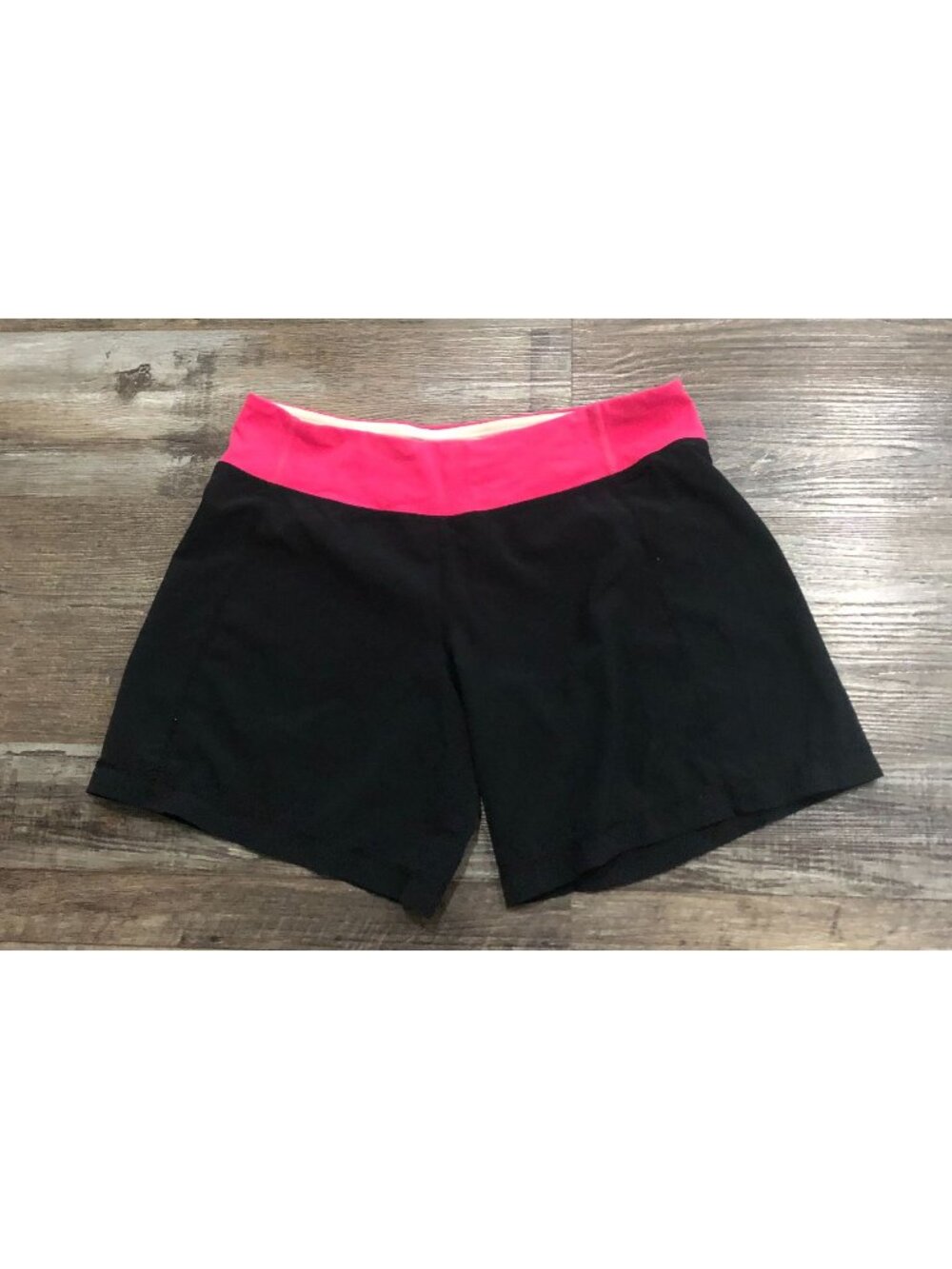 Lululemon Womens size 4 Black & Pink Athletic Shorts